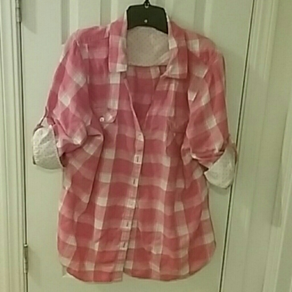Super cute button down